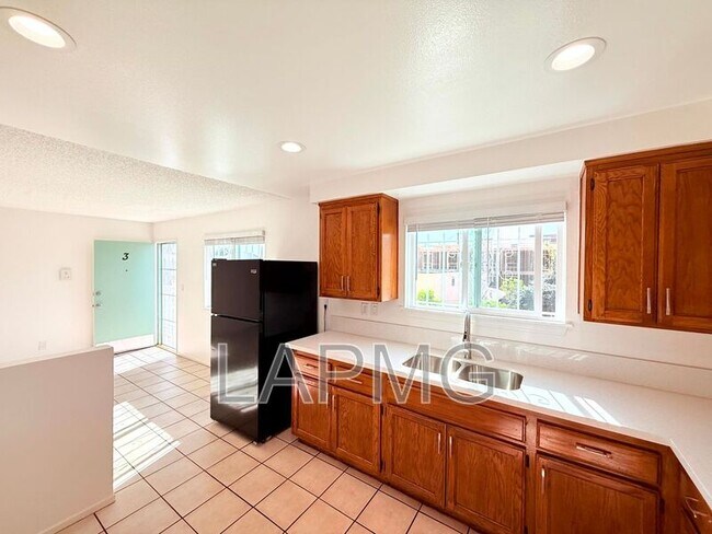 Building Photo - 207 N Mathews St