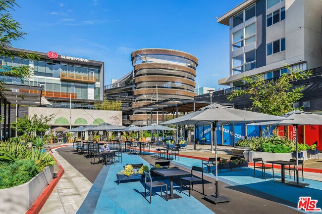 Building Photo - 13045 Pacific Promenade