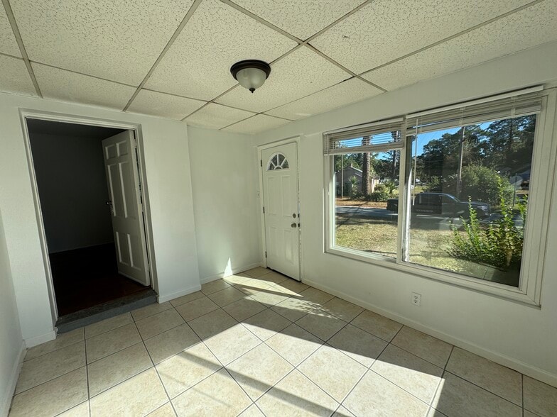 Building Photo - 103 Hibiscus Ave