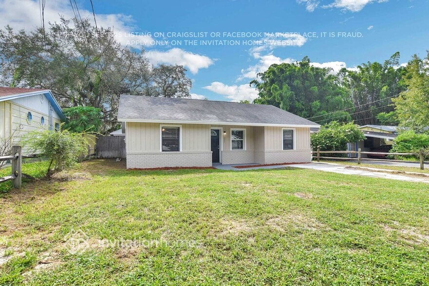 Building Photo - 243 Crabtree Ave