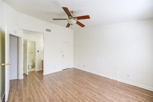Building Photo - 6500 Sands Point Dr
