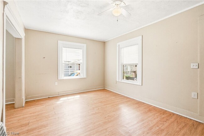 Building Photo - 285 Sumner Ct