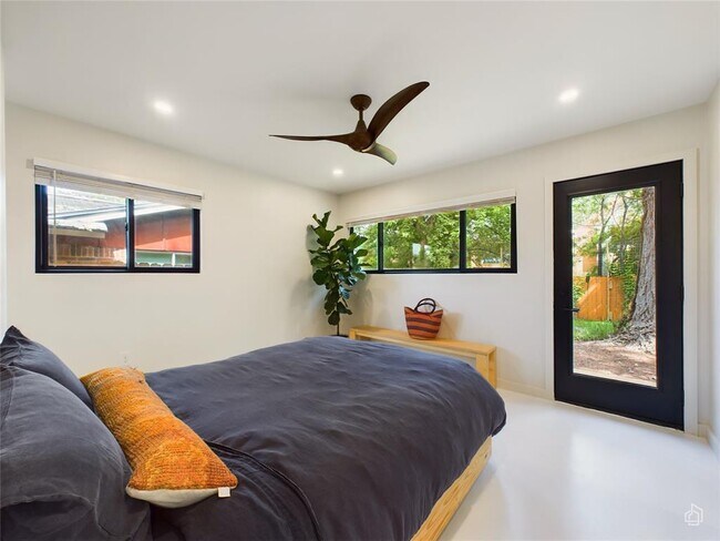 Building Photo - 6007 Leisure Run Rd