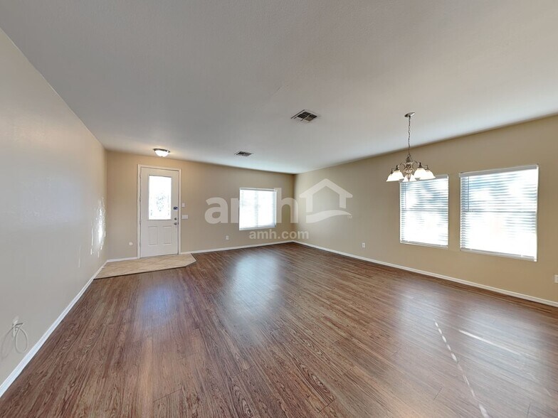 Building Photo - 4816 S 23rd Dr