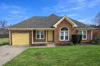 Building Photo - One-Level Living with Garage on a Cul-de-Sac in Nashville!