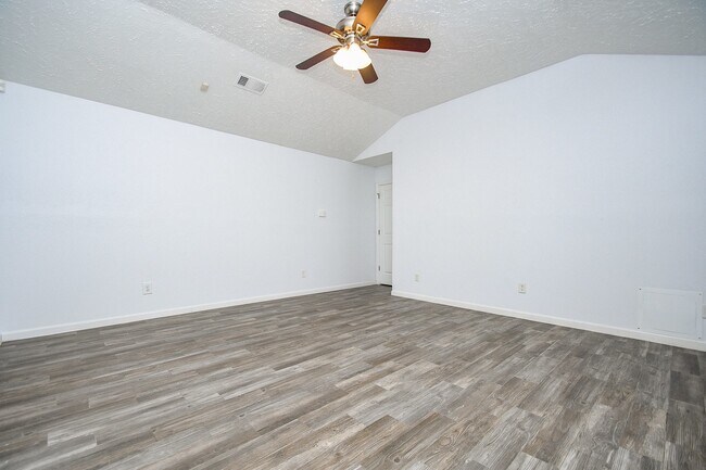 Building Photo - 19734 Redroot Dr