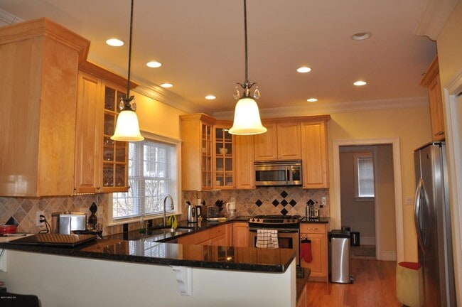 Building Photo - 24 Buena Vista Dr