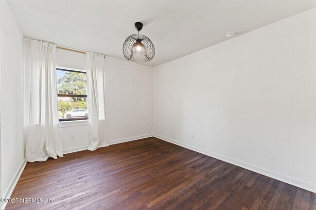 Building Photo - 6235 Fordham Cir E