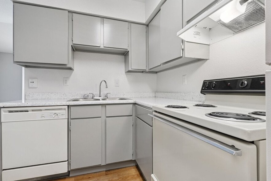 Building Photo - Kirkwood Landing Apartments
