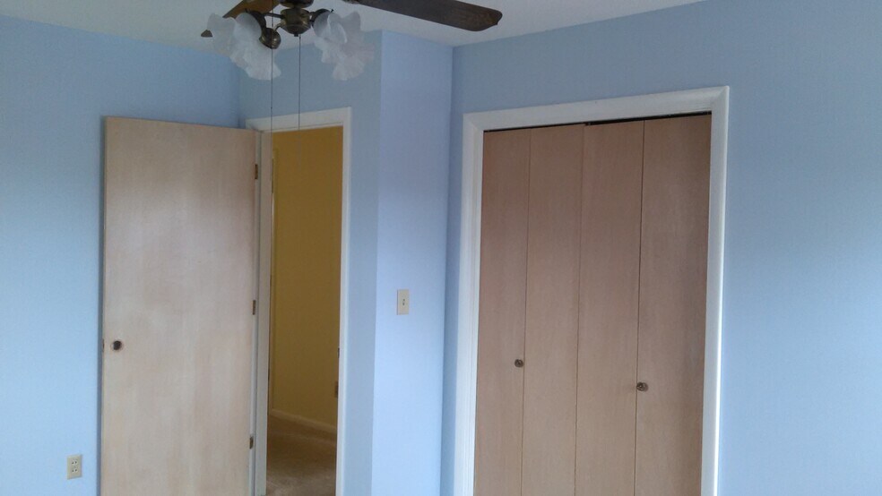 Building Photo - 2512 Sharron Dr