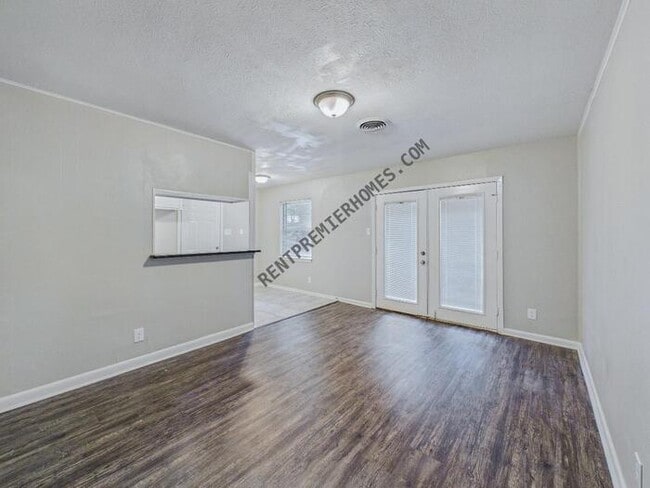 Building Photo - 29 Rosewood Dr