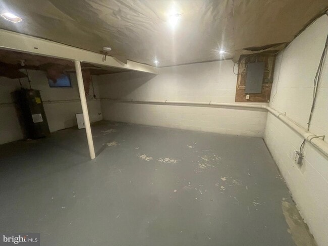 Building Photo - 209 Cross Keys Dr