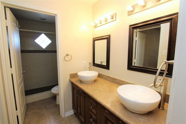 Building Photo - 510 Shiloh Dr