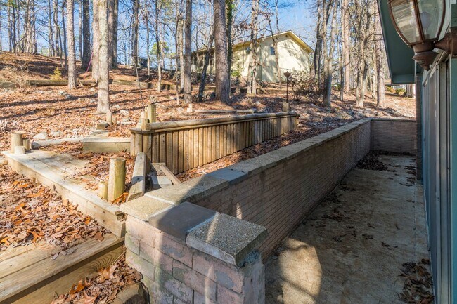 Building Photo - 16 Malaga Cir