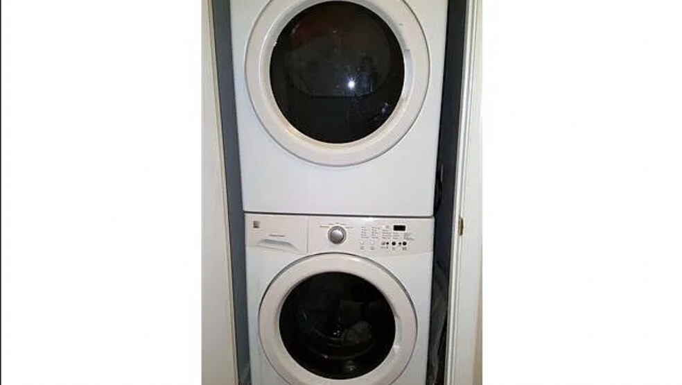 Building Photo - 401 N Hamilton St