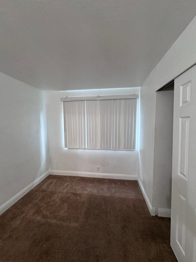 Building Photo - 761 Shepherd Ave