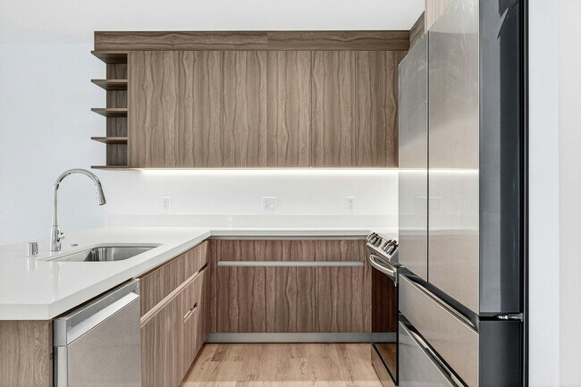 Building Photo - 1500 Rycroft St