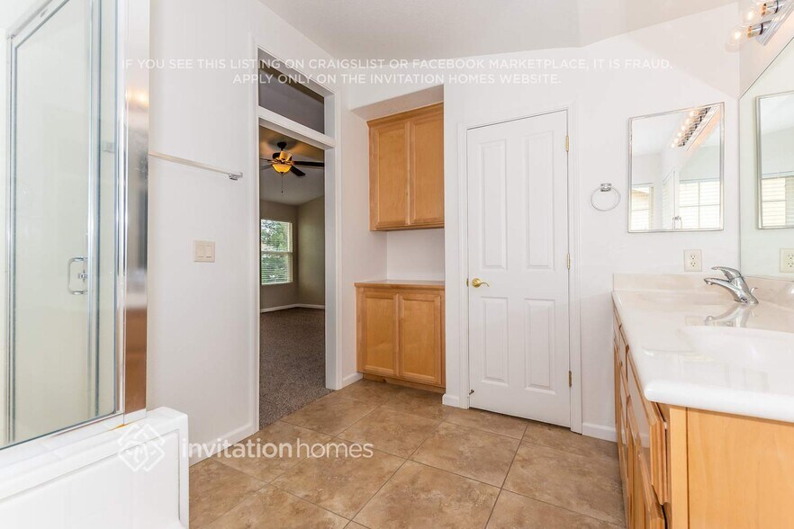 Building Photo - 1687 Presidio Way