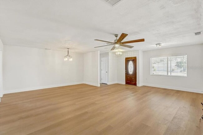 Building Photo - 7012 Pin Cherry Ln