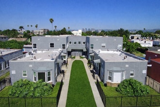 Building Photo - 1933 Carmona Ave