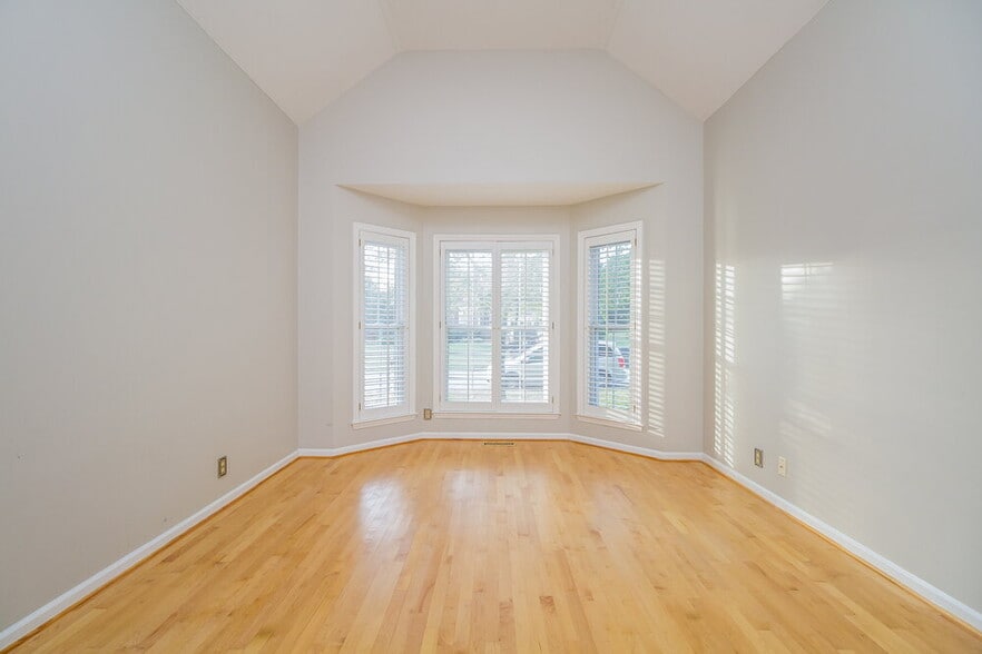 Building Photo - 6537 Arvington Way