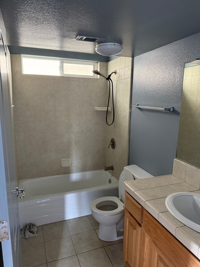 Building Photo - 2716 Main St