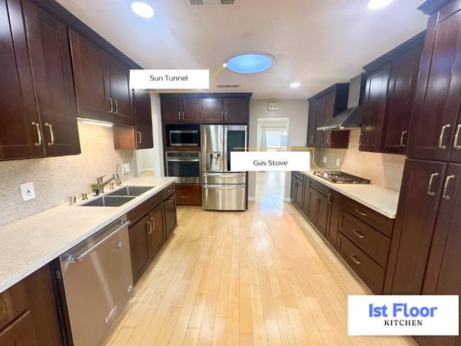 Building Photo - 788 S Bernardo Ave