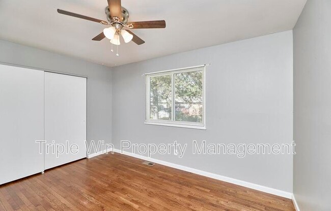 Building Photo - 1405 Willowbrook Dr