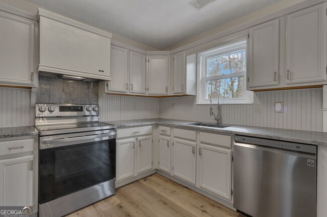 Building Photo - 78 Standing Rock Rd