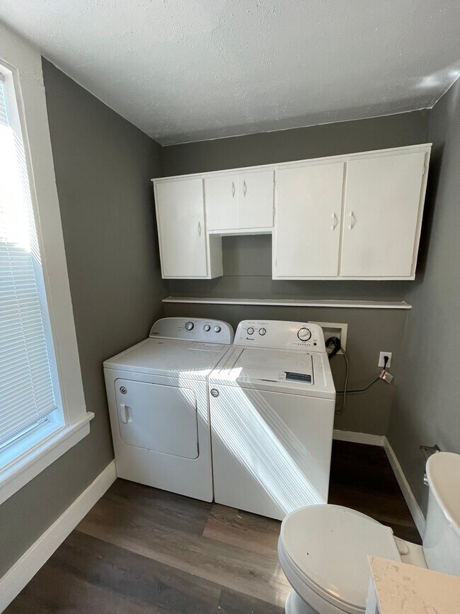 Building Photo - Single Family Home