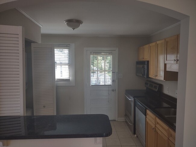 Building Photo - 2 Bedroom 1 Bath Condo in the Cottages of ...