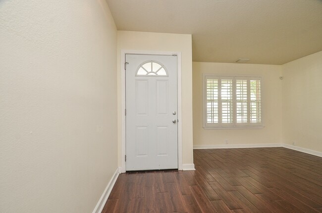 Building Photo - 6230 Canyon Rock Way