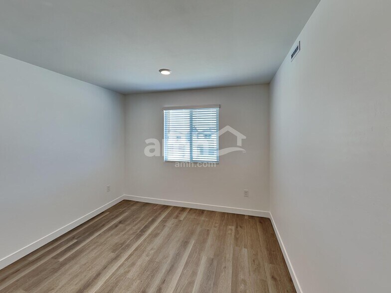 Building Photo - 9672 N Rancho Lozano