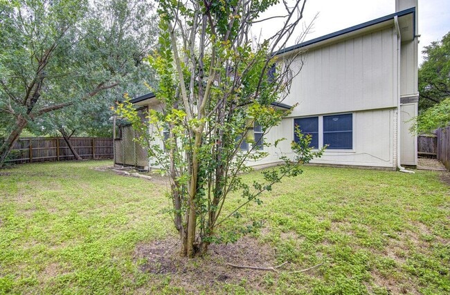 Building Photo - 4300 Companeros Way