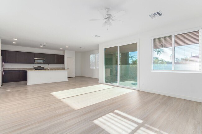 Building Photo - 2327 S Wycliff Cir