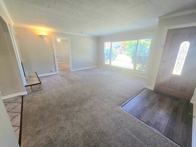 Building Photo - 114 SE 218th Ave
