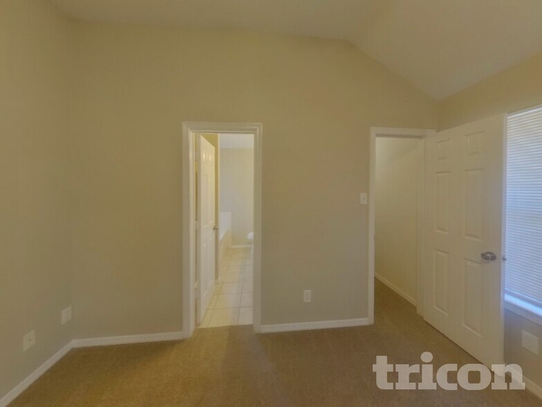 Building Photo - 7501 Ashcroft Cir