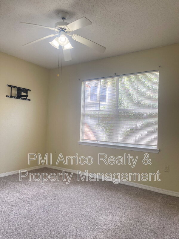 Building Photo - 18001 Richmond Pl Dr