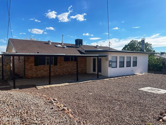 Building Photo - 7200 Alto Rey Ave