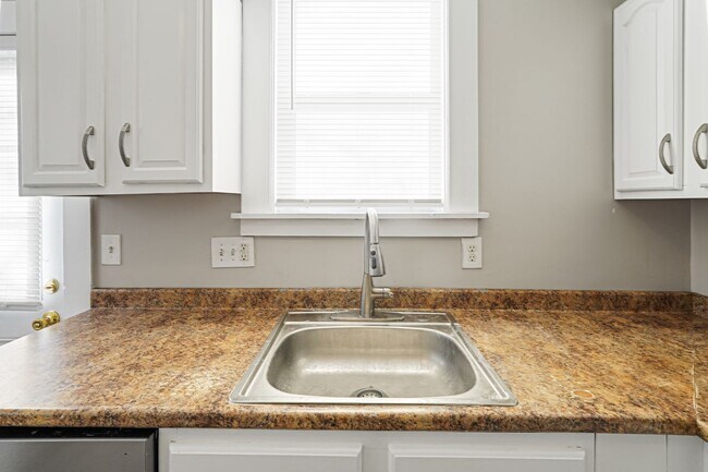 Building Photo - Frederick