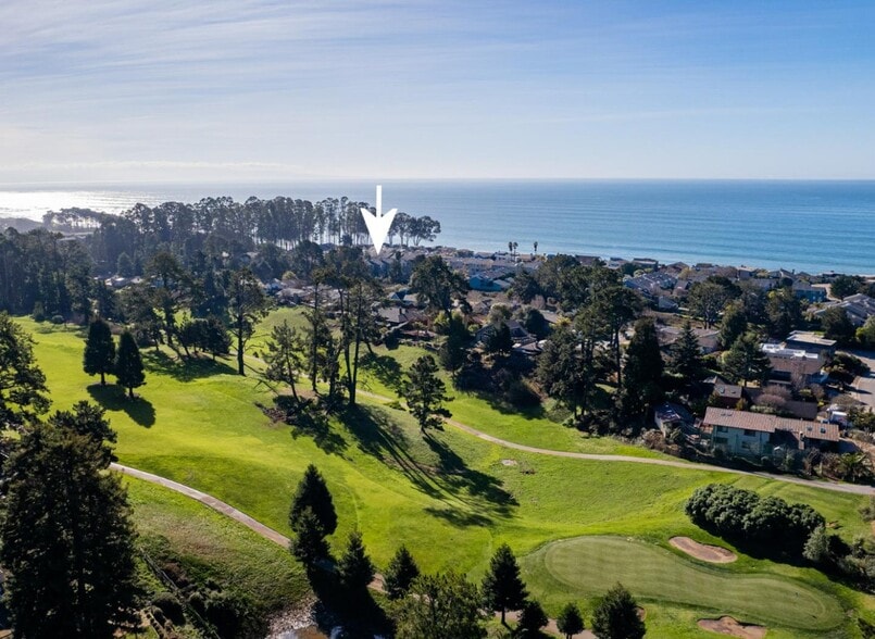 Four minute walk to the nicest Rio Del Mar beach - 1057 Via Tornasol