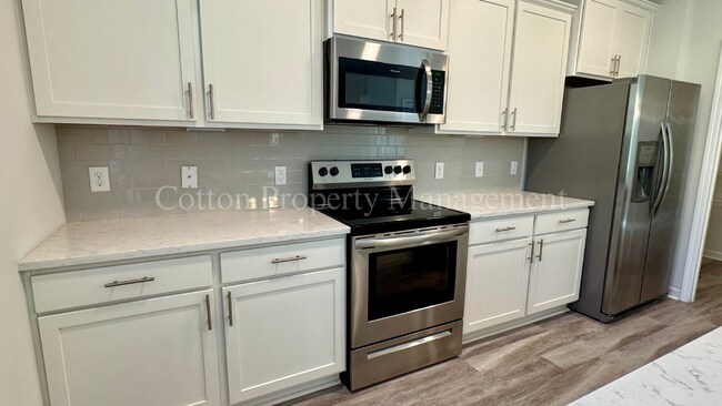 Building Photo - 473 Esthwaite Dr SE