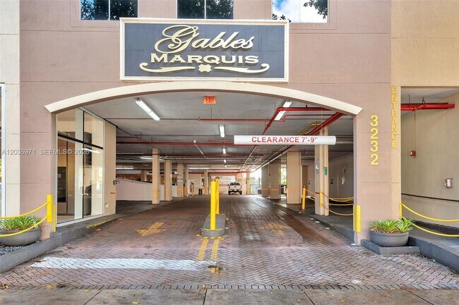 Building Photo - 3232 SW 22nd St