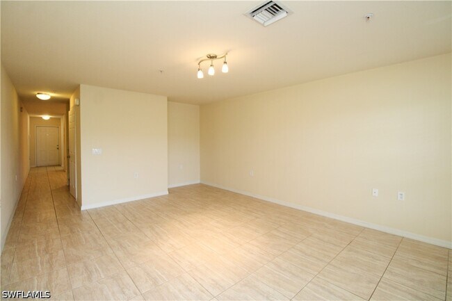 Building Photo - 9051 Gervais Cir