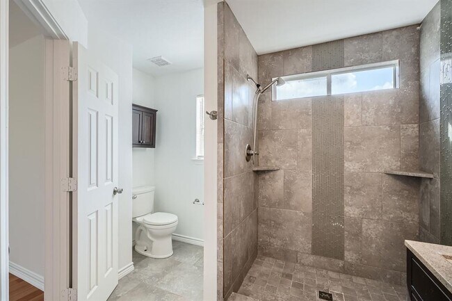 Building Photo - 1293 Amberwood Loop