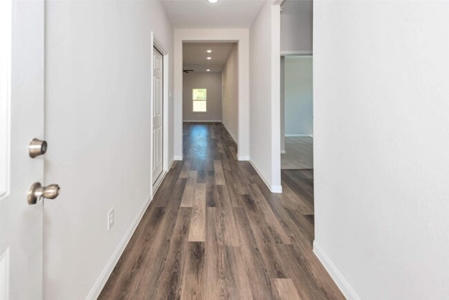 Building Photo - 1683 Rd 3556