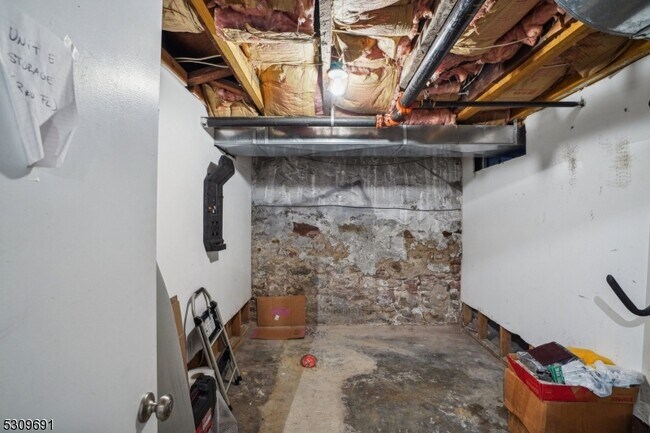 Building Photo - 184 Bellevue Ave