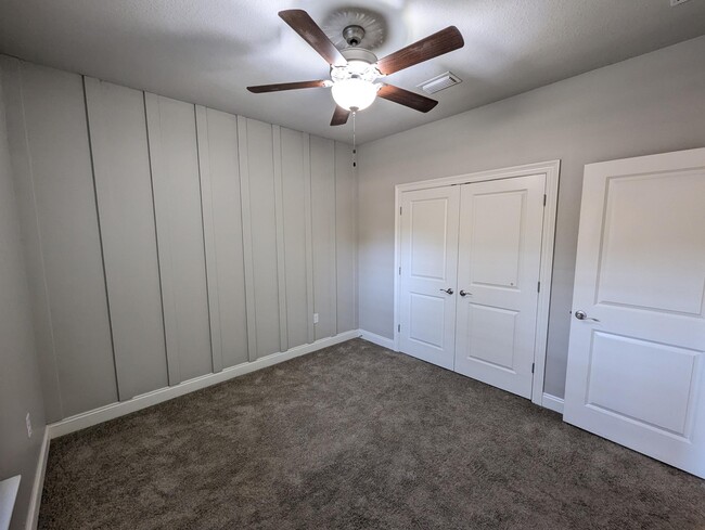 Building Photo - 8934 E River Dr