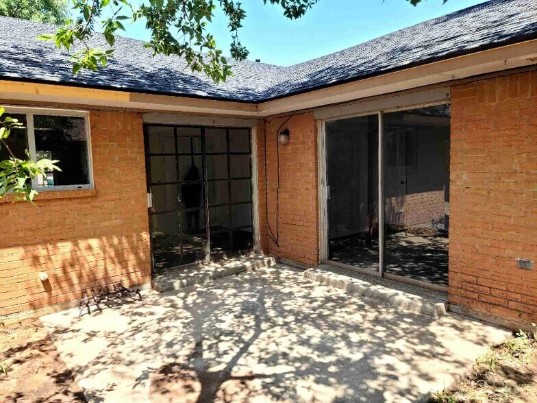 Building Photo - 4912 S Fairmont Ave