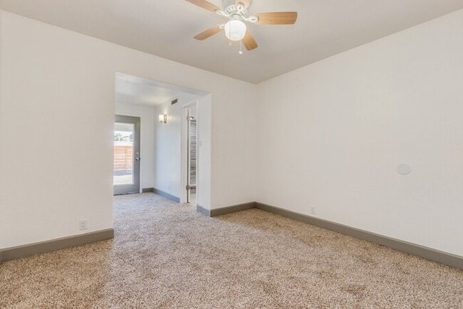 Building Photo - 1637 W Cinnabar Ave